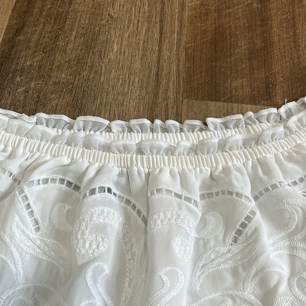 White House Black Market WHBM White Embroidered Off Shoulder Blouse Size Medium - Picture 13 of 14